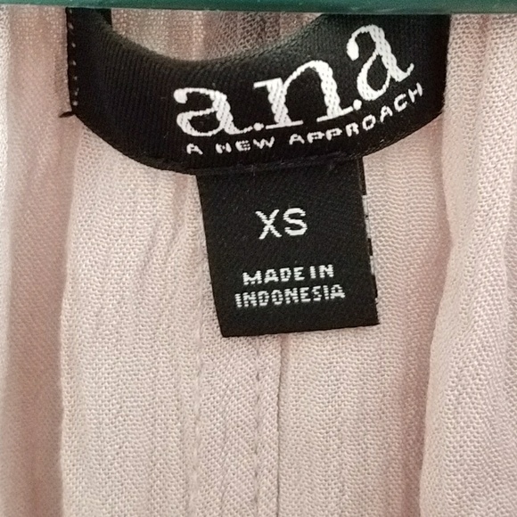 NWT Lilac/Pink Blouse - Picture 2 of 3